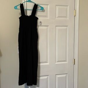 Old Navy black midi dress with pockets